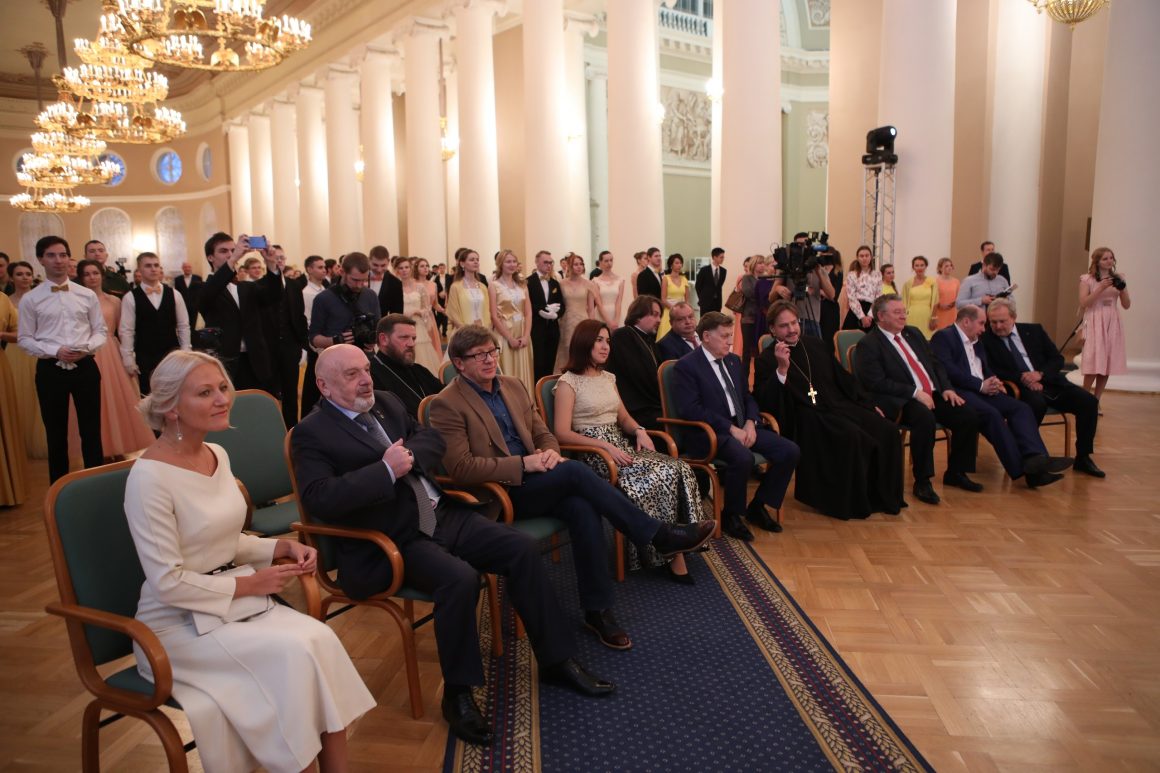 При участии членов Общественной Палаты в Санкт-Петербурге прошел Покровский бал