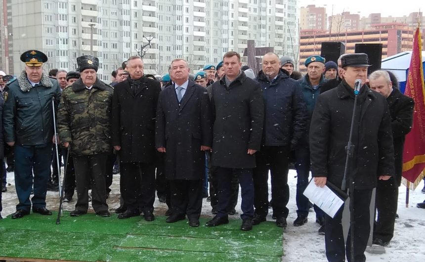 Общественная палата Санкт-Петербурга почтила память воинов шестой парашютно-десантной роты Общественная палата Санкт-Петербурга почтила память воинов шестой парашютно-десантной роты