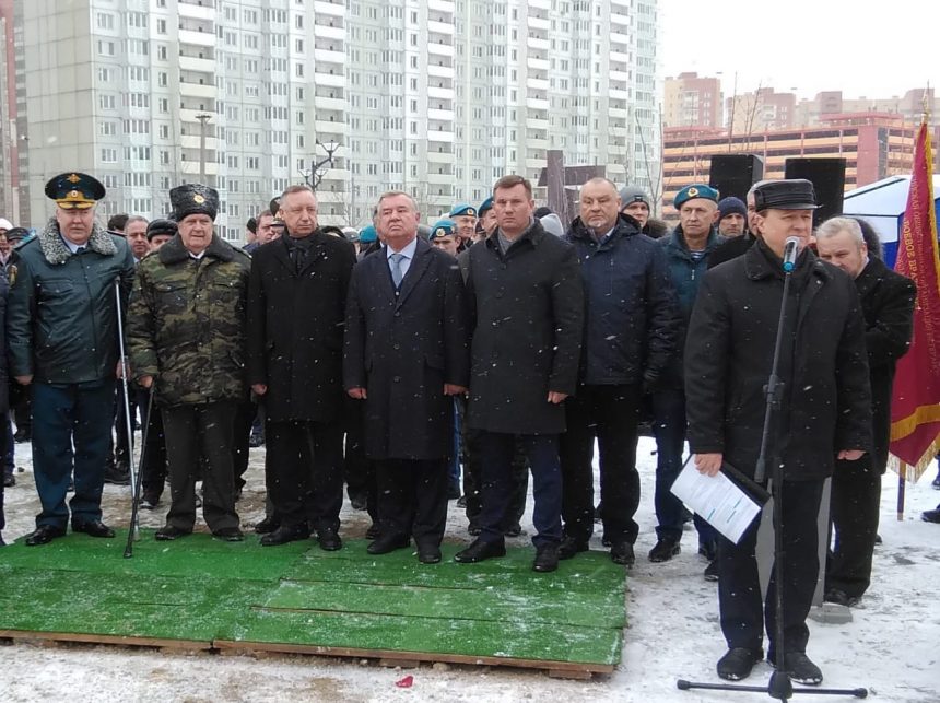 Общественная палата Санкт-Петербурга почтила память воинов шестой парашютно-десантной роты
