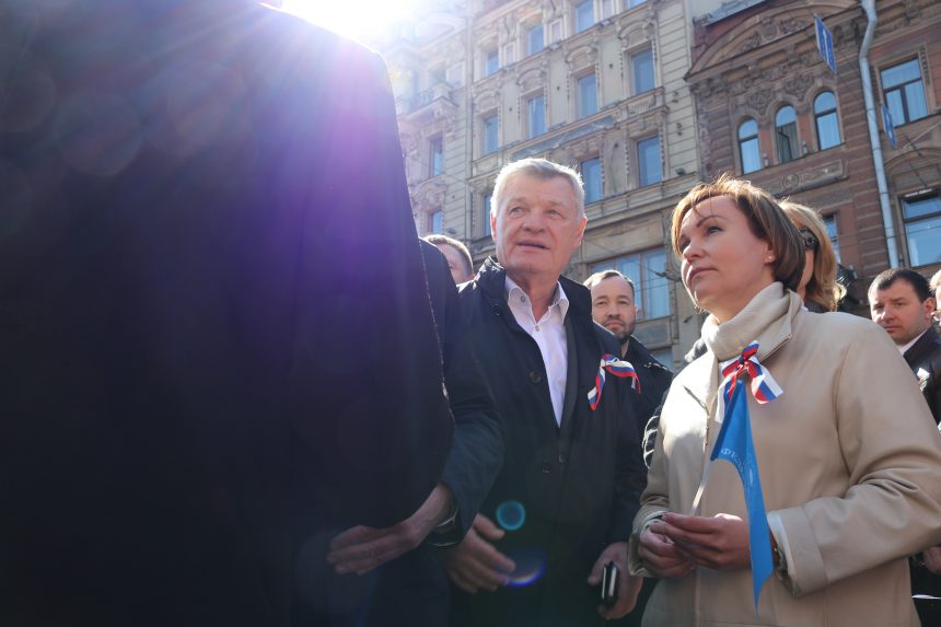 Члены Общественной палаты Санкт-Петербурга приняли участие в первомайском шествии по Невскому проспекту