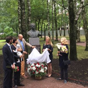 Общественная палата поддержала инициативу установки памятника Герою Советского Союза Грязнову