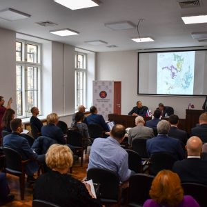На публичных слушаниях в Общественной палате Санкт-Петербурга единогласно одобрили создание лесопарковой зоны зеленого пояса вокруг Санкт-Петербурга в его административных границах