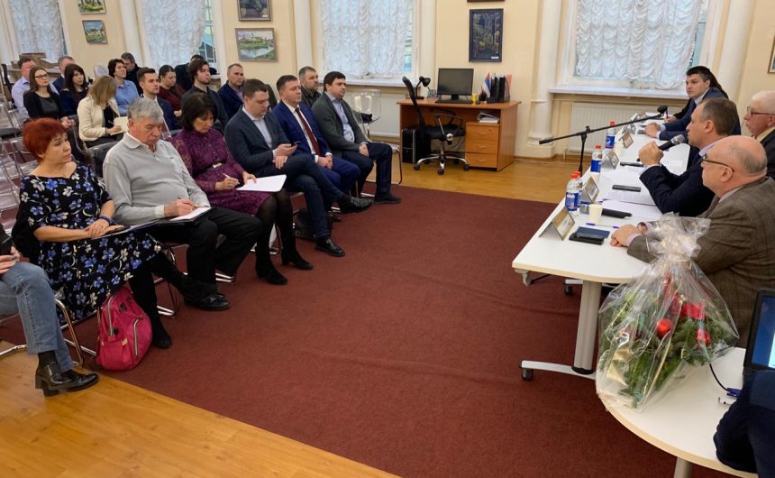 Общественность Ленинградской области одобрила создание лесопаркового зеленого пояса вокруг Северной столицы