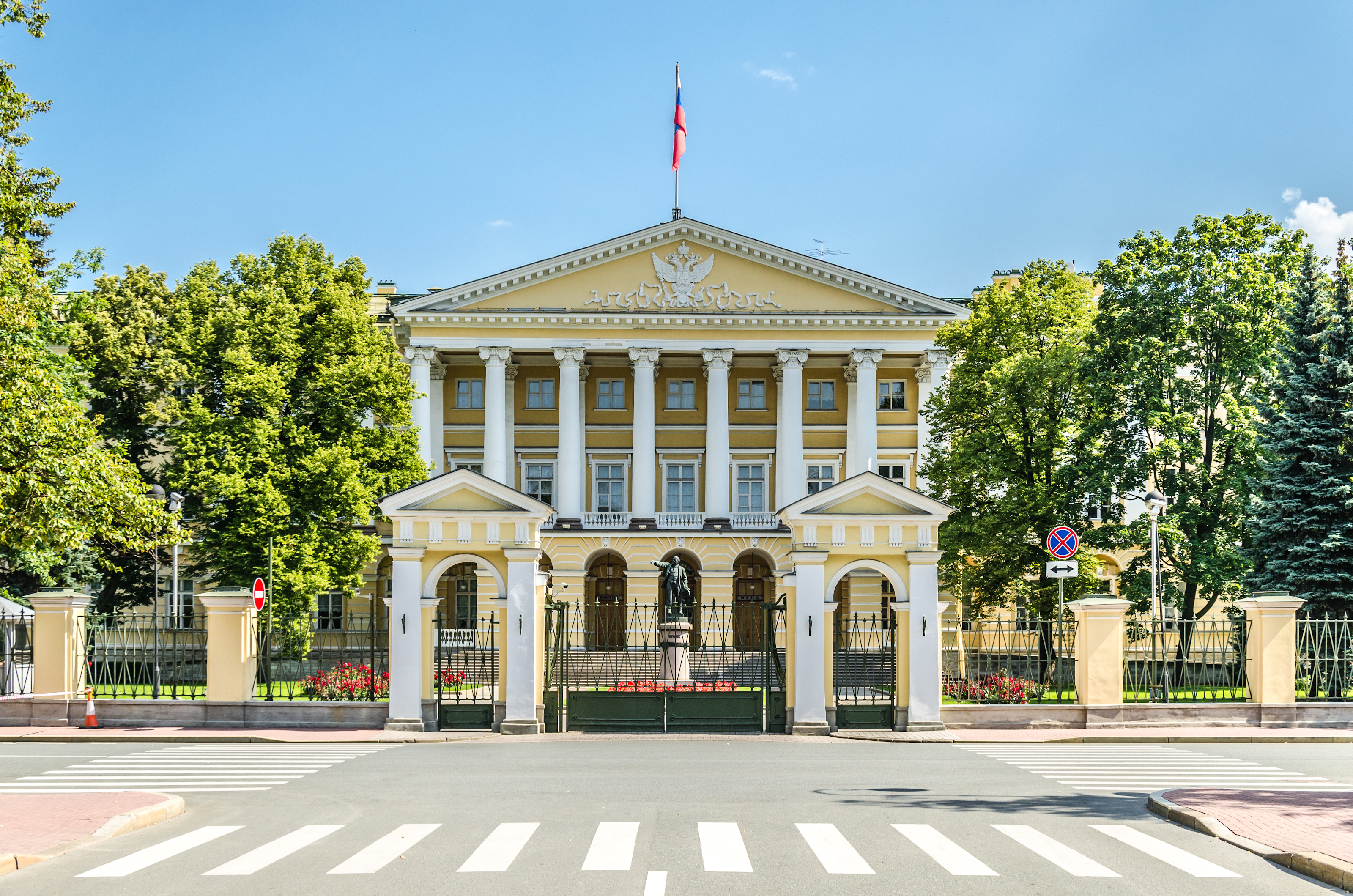 Администрация города санкт петербурга