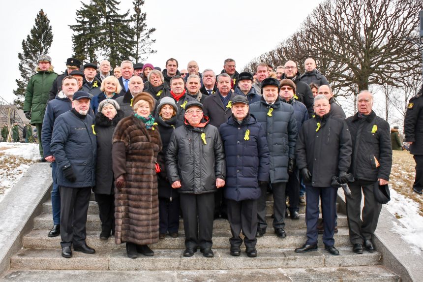 Общественная палата Санкт-Петербурга почтила память жертв блокады и защитников города на Пискарёвском мемориальном кладбище