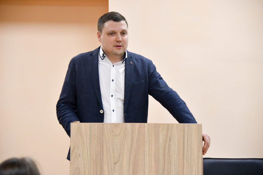 Руководитель аппарата Общественной палаты Петербурга Андрей Малков провел обучающий семинар для представителей городских некоммерческих организаций