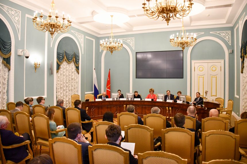 В Смольном состоялось заседание комиссии по предварительному рассмотрению кандидатов в члены Общественной палаты города при Губернаторе Санкт-Петербурга