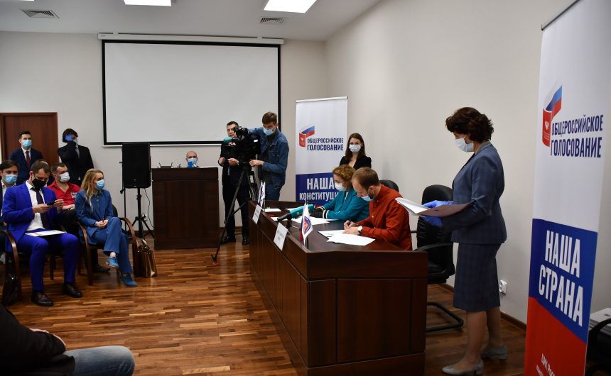 Общественная палата подписала соглашения по набору наблюдателей с Советом муниципальных образований города и общественными организациями
