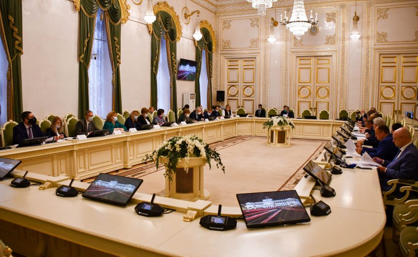 Общественная палата приступила к выработке решений по устранению проблемы нехватки мест в дошкольных учреждениях и школах города