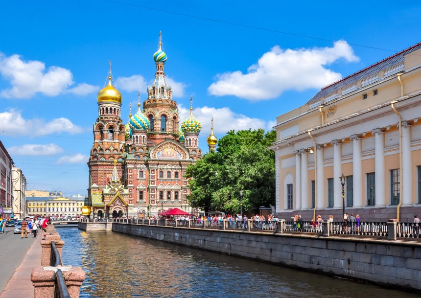 Петербург вошел в тройку самых востребованных направлений для путешествий по стране