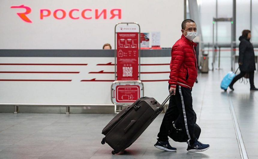 В России вступили в силу новые требования для въезжающих работников