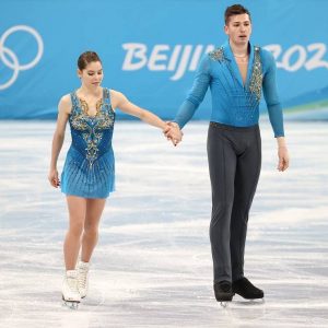 Фигуристы из Петербурга Анастасия Мишина и Александр Галлямов принесли России золото Олимпады