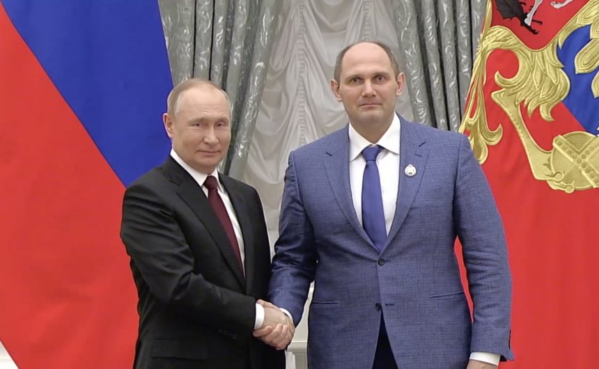 Михаилу Рахлину, члену Общественной палаты Санкт-Петербурга, президенту Федерации дзюдо Санкт-Петербурга присвоено звание заслуженного работника физической культуры