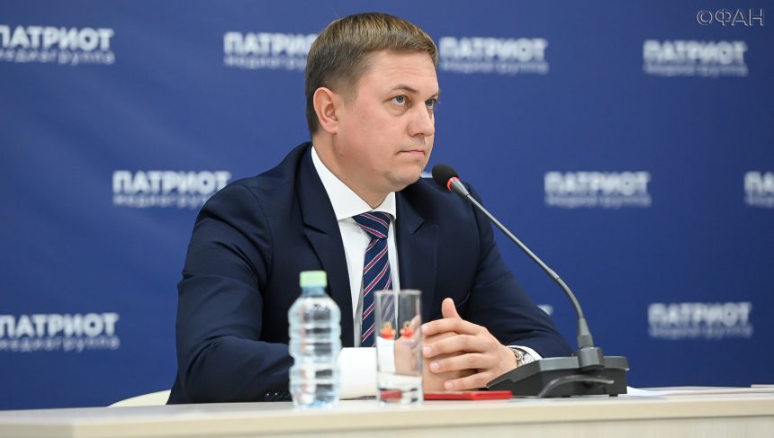 Сегодня свой день рождения празднует член Общественной палаты Санкт-Петербурга – Попов Григорий Валерьевич – председатель совета Санкт-Петербургского городского отделения Общероссийской общественной организации «Всероссийское добровольное пожарное общество» Сегодня свой день рождения празднует член Общественной палаты Санкт-Петербурга – Попов Григорий Валерьевич – председатель совета Санкт-Петербургского городского отделения Общероссийской общественной организации «Всероссийское добровольное пожарное общество»