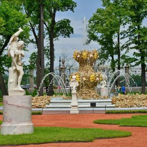 Петербургские парки начинают закрывать на плановую просушку