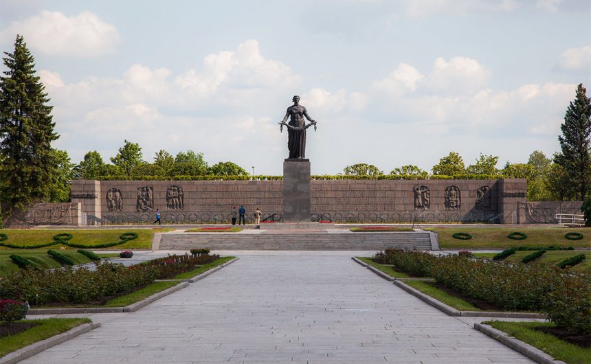 8 мая и 9 мая на Пискаревском мемориале (пр. Непокоренных, 72) состоится Поэтический марафон «Наши павшие — как часовые» 8 мая и 9 мая на Пискаревском мемориале (пр. Непокоренных, 72) состоится Поэтический марафон «Наши павшие — как часовые»