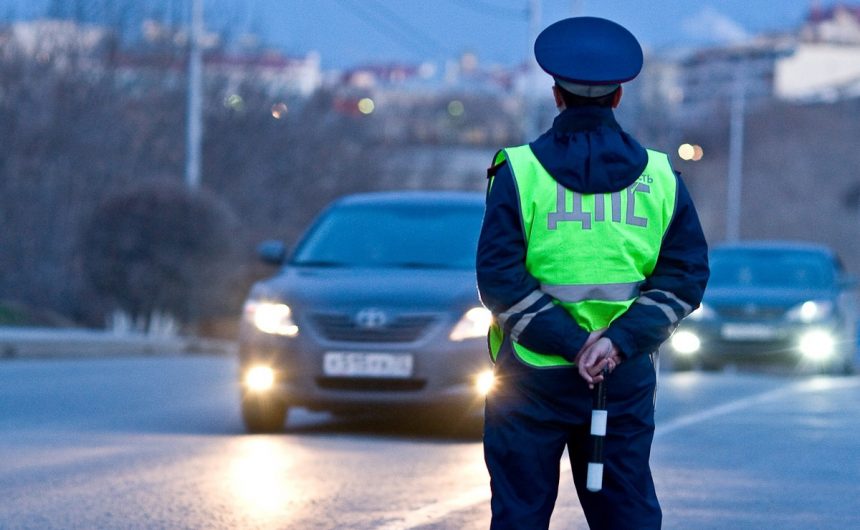 Сотрудников ГИБДД предложили штрафовать за «Письма Счастья»: идею оценил член Общественной палаты Санкт-Петербурга Валерий Солдунов