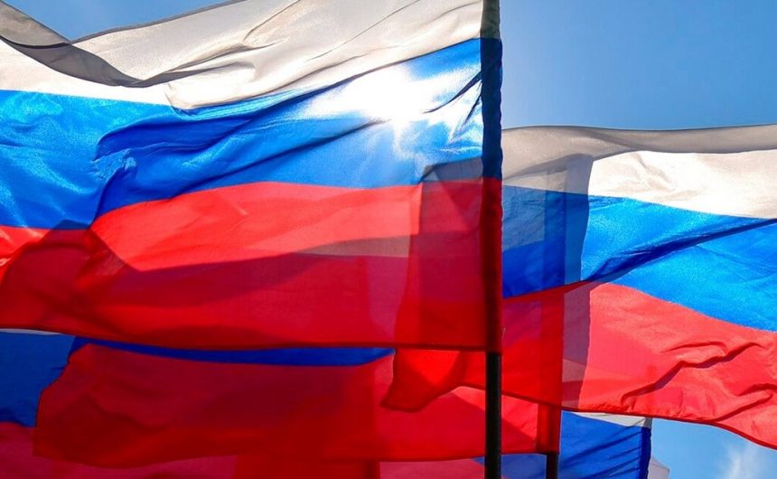 В Совете Федерации предложили поднимать флаг и слушать гимн России перед началом занятий не только в школах, но и в вузах В Совете Федерации предложили поднимать флаг и слушать гимн России перед началом занятий не только в школах, но и в вузах