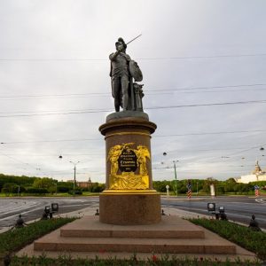 Дмитрий Солонников, член Общественной палаты Петербурга, рассказал о празднике, посвященном установке памятника великому русскому полководцу Суворову