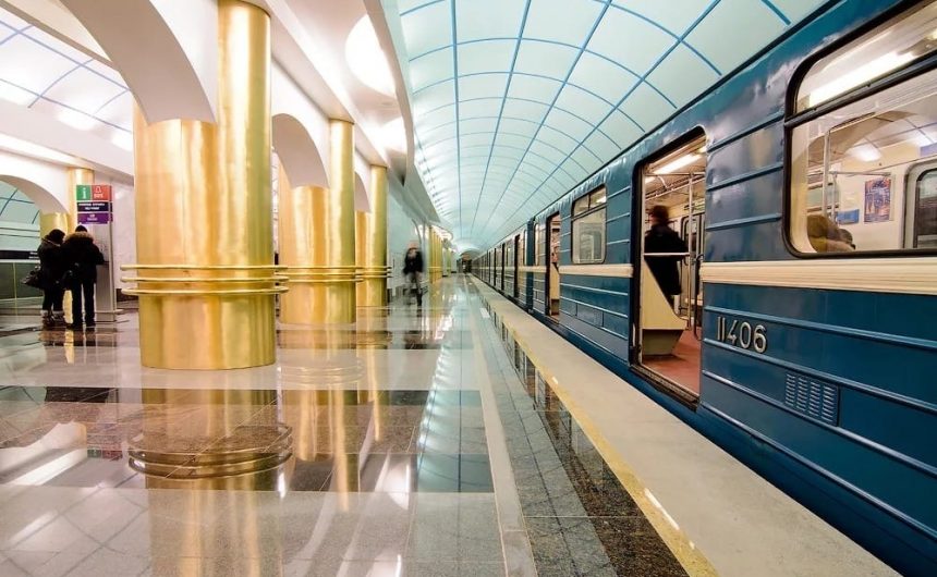 А вы знаете, что делать если вдруг ваша вещь упала на пути в метро? А вы знаете, что делать если вдруг ваша вещь упала на пути в метро?
