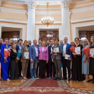 Председатель Общественной палаты Санкт-Петербурга вручила Молодежную премию