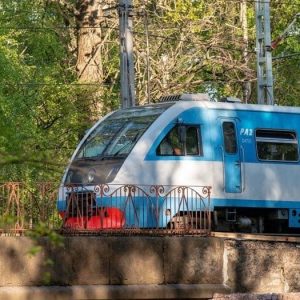 Школьники и студенты из Петербурга со 2 июня лишатся льгот в электричках