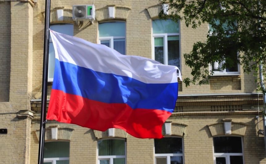 Член Общественной палаты Петербурга Георгий Вилинбахов: «Утверждена официальная церемония поднятия флагов в школе» Член Общественной палаты Петербурга Георгий Вилинбахов: «Утверждена официальная церемония поднятия флагов в школе»