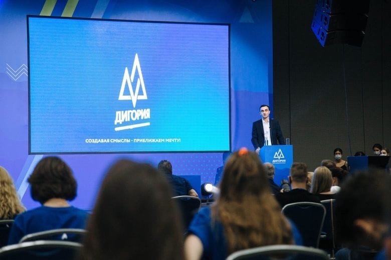 Дмитрий Солонников, член Общественной палаты Петербурга рассказал о том, почему важно поддерживать молодых исследователей Дмитрий Солонников, член Общественной палаты Петербурга рассказал о том, почему важно поддерживать молодых исследователей