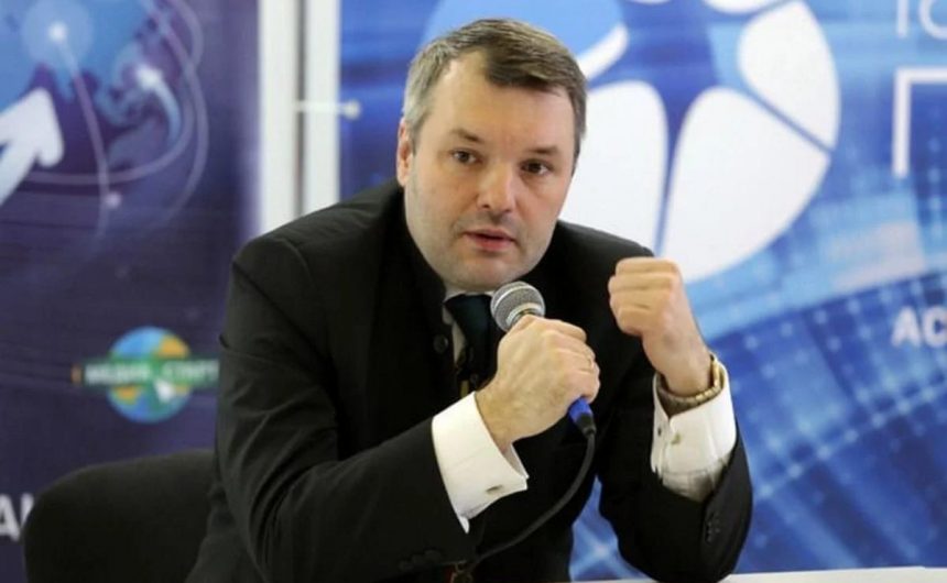 Дмитрий Солонников, член Общественной палаты Петербурга, рассказал об удобстве разных способов оплаты проезда в общественном транспорте Дмитрий Солонников, член Общественной палаты Петербурга, рассказал об удобстве разных способов оплаты проезда в общественном транспорте