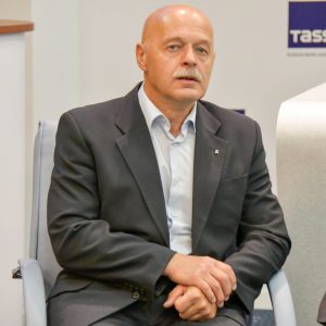 Ситуация с рабочими местами в России остается стабильной, такого мнения придерживается член Общественной палаты Петербурга Александр Ходачек