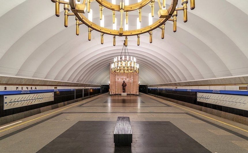 Ремонт эскалатора ограничит вход на «Черную речку» до конца сентября