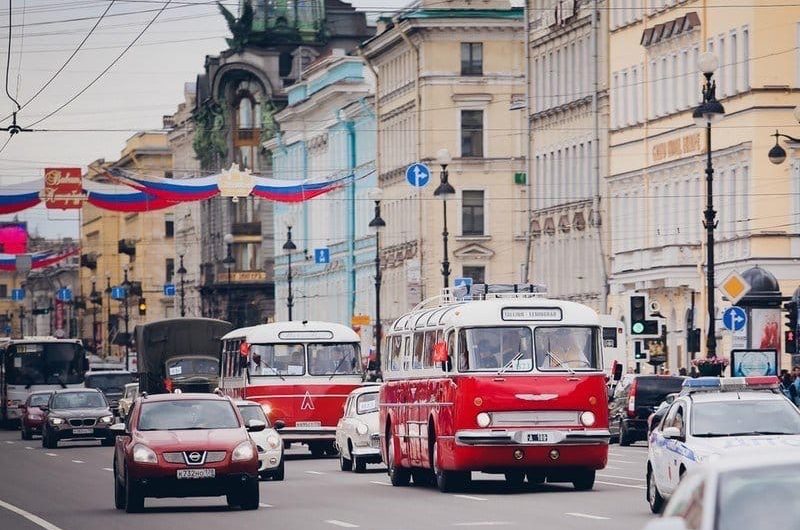Коснется ли увеличение скорости до 150 км/ч городских дорог? Своим мнением на этот счет поделился член Общественной палаты Петербурга Валерий Солдунов Коснется ли увеличение скорости до 150 км/ч городских дорог? Своим мнением на этот счет поделился член Общественной палаты Петербурга Валерий Солдунов