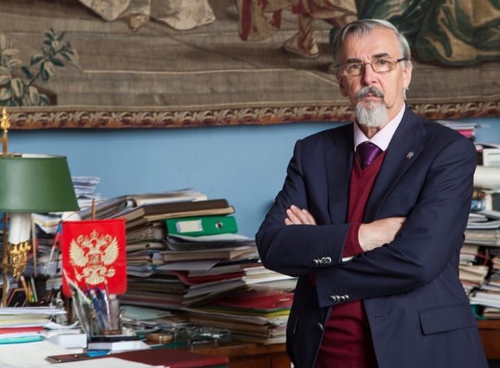 О том, как правильно использовать флаг в школах, рассказал член Общественной палаты Петербурга Георгий Вилинбахов О том, как правильно использовать флаг в школах, рассказал член Общественной палаты Петербурга Георгий Вилинбахов