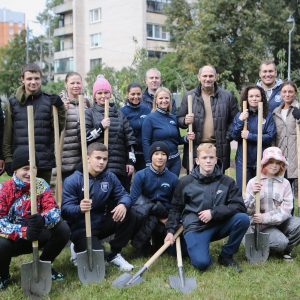 На Аллее сакуры в Пионерском парке Петербурга появились новые саженцы японской вишни: этим поделился член комиссии Общественной палаты Санкт-Петербурга Михаил Рахлин