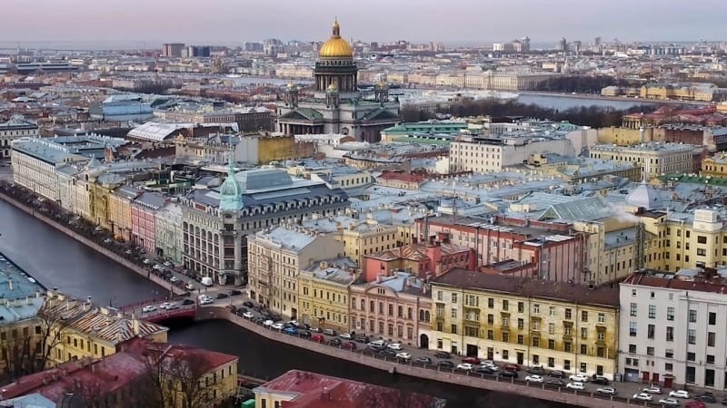 Юные путешественники погрузятся в историю и культуру Петербурга