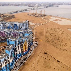 Член Общественной палаты Санкт-Петербурга Валерий Солдунов заявил, что на намывных территориях Васильевского острова появятся новые дороги