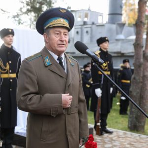 В церемонии открытия памятной стелы, установленной в честь защитников острова Сухо, принял участие член Общественной палаты Петербурга Василий Волобуев В церемонии открытия памятной стелы, установленной в честь защитников острова Сухо, принял участие член Общественной палаты Петербурга Василий Волобуев