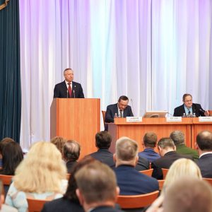 Промышленность обеспечивает 17% всех рабочих мест в Петербурге и около половины поступлений в бюджеты всех уровней: об этом заявил член Общественной палаты Санкт-Петербурга Анатолий Турчак Промышленность обеспечивает 17% всех рабочих мест в Петербурге и около половины поступлений в бюджеты всех уровней: об этом заявил член Общественной палаты Санкт-Петербурга Анатолий Турчак