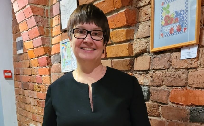 Валерия Соколова, член Общественной палаты Санкт-Петербурга, стала организатором благотворительной акции по передаче продуктовых наборов жителям Херсонской, Запорожской областей, ДНР и ЛНР, которые сегодня проживают в Петербурге