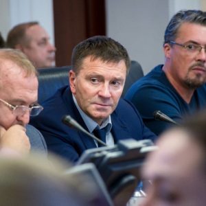 Валерий Солдунов посоветовал водителям пересесть на общественный транспорт при гололеде в Петербурге