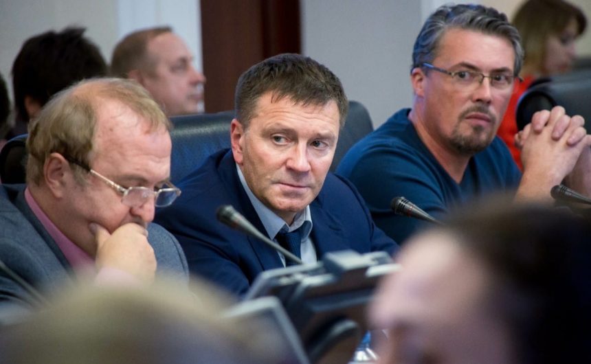 Валерий Солдунов посоветовал водителям пересесть на общественный транспорт при гололеде в Петербурге