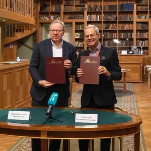 Владимир Гронский, член Общественной палаты города: «У студентов Санкт-Петербургской академии художеств есть широкий доступ к эстампам РНБ» Владимир Гронский, член Общественной палаты города: «У студентов Санкт-Петербургской академии художеств есть широкий доступ к эстампам РНБ»