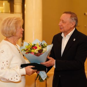 Член Общественной палаты Санкт-Петербурга Нина Кукурузова награждена памятным знаком в честь 350-летия рождения Петра Первого