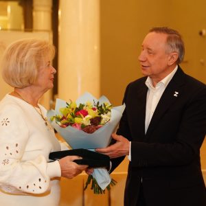 Член Общественной палаты Санкт-Петербурга Нина Кукурузова награждена памятным знаком в честь 350-летия рождения Петра Первого Член Общественной палаты Санкт-Петербурга Нина Кукурузова награждена памятным знаком в честь 350-летия рождения Петра Первого