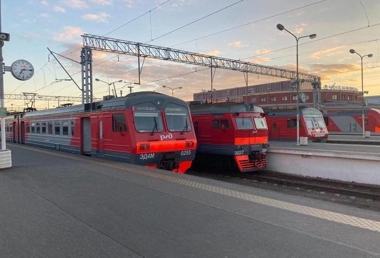 В Петербурге и Ленобласти появился единый абонемент для проезда в пригородных электричках