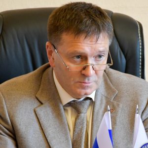 Валерий Солдунов, член Общественной палаты Санкт-Петербурга, о том, что ямы на дорогах зимой нужно устранять сразу