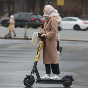 В Петербурге начался сезон электросамокатов и появились новые риски для горожан