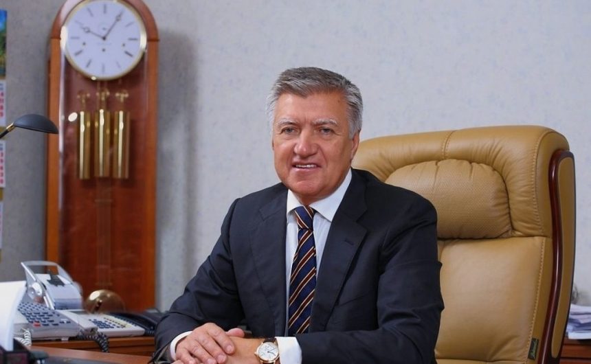 Член Общественной палаты Санкт-Петербурга Владимир Шамахов: «Самый простой способ проверить, есть ли у человека ген гуманности — это волонтерство»
