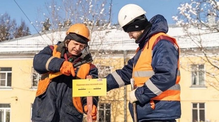 В Петербурге устанавливают информационные таблички на детских и спортивных площадках вблизи теплосетей