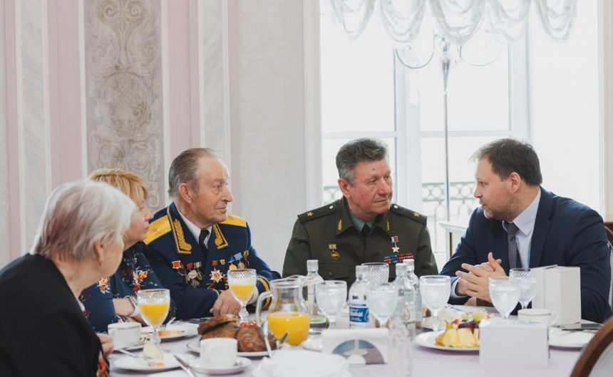 Члены Общественной палаты Санкт-Петербурга Василий Волобуев и Валерия Соколова приняли участие во встрече «За все, чем мы жили вчера. За все, что завтра ждет» Члены Общественной палаты Санкт-Петербурга Василий Волобуев и Валерия Соколова приняли участие во встрече «За все, чем мы жили вчера. За все, что завтра ждет»